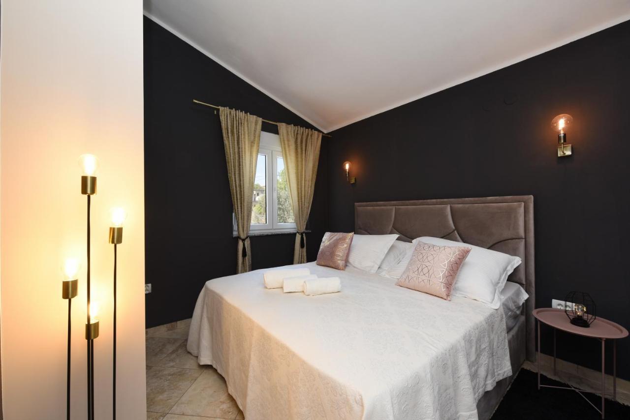 Malako Family Apartments Селине Екстер'єр фото